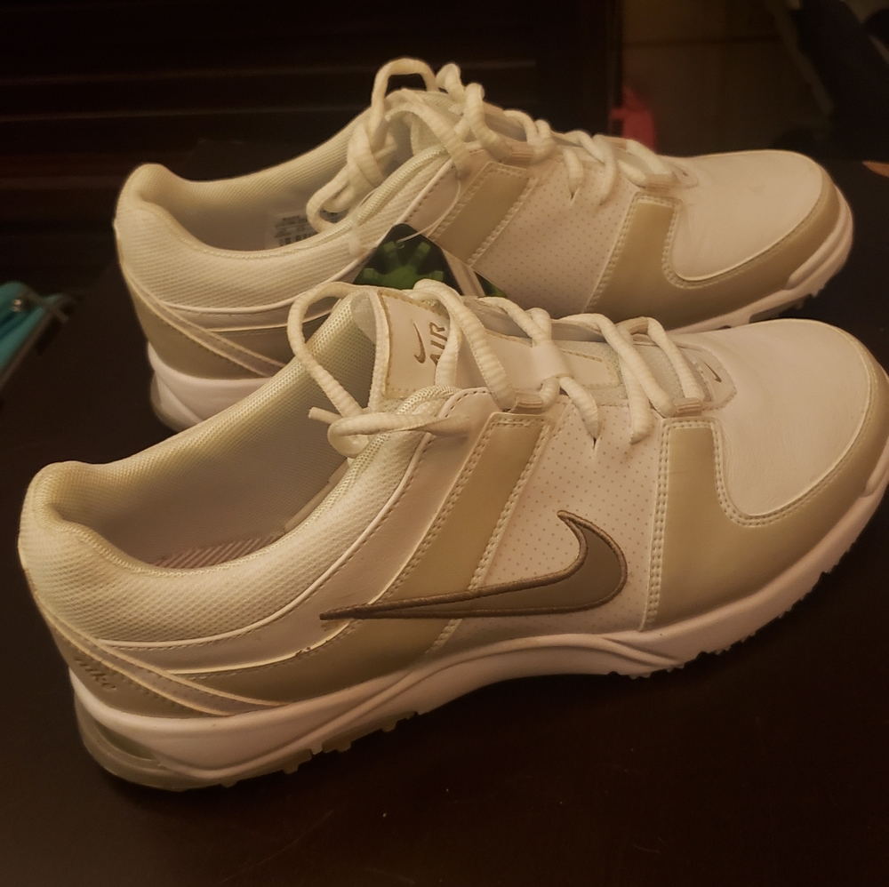 Nike golf shoes size 8 white tags attached
